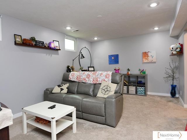 7201 Canyon Road, Lincoln, NE 68516