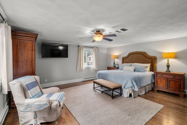 2 Rainbow Pond Dr 7, Walpole, MA 02081