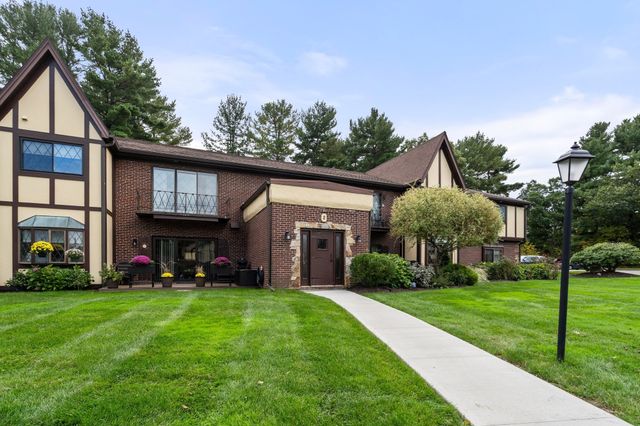 2 Rainbow Pond Dr 7, Walpole, MA 02081