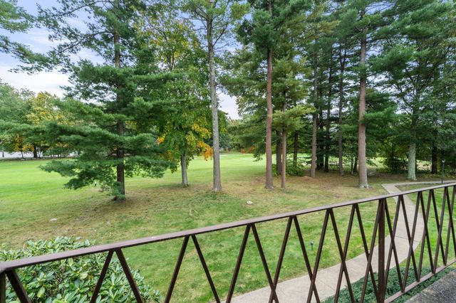 2 Rainbow Pond Dr 7, Walpole, MA 02081