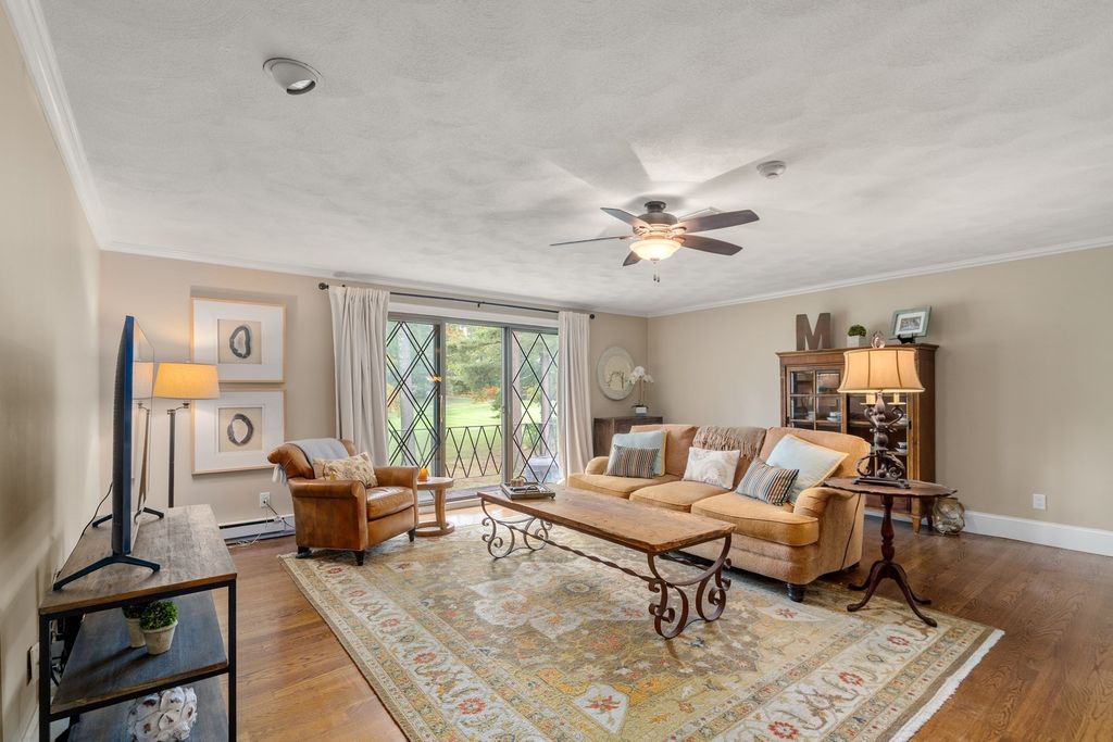 2 Rainbow Pond Dr 7, Walpole, MA 02081