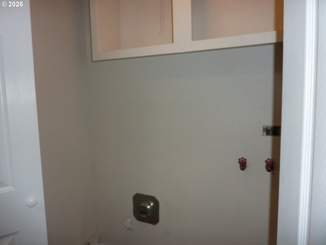 885 Ne SUNSET St 19, Roseburg, OR 97470