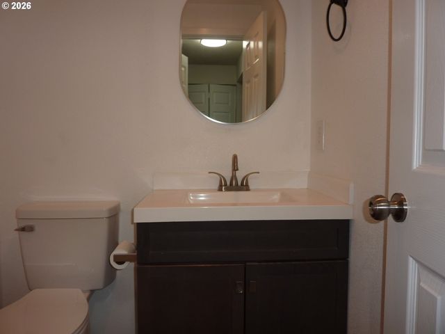 885 Ne SUNSET St 19, Roseburg, OR 97470