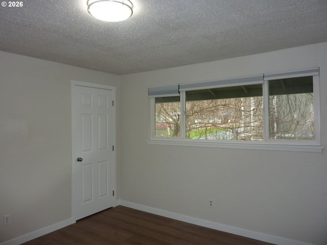 885 Ne SUNSET St 19, Roseburg, OR 97470