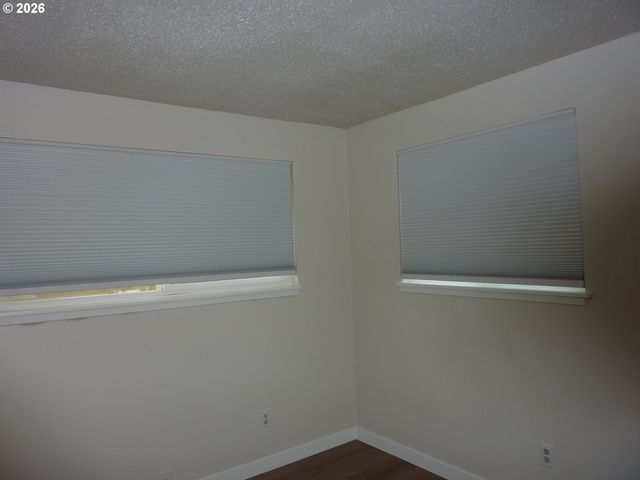 885 Ne SUNSET St 19, Roseburg, OR 97470