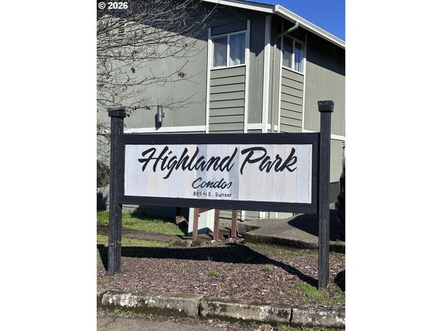 885 Ne SUNSET St 19, Roseburg, OR 97470