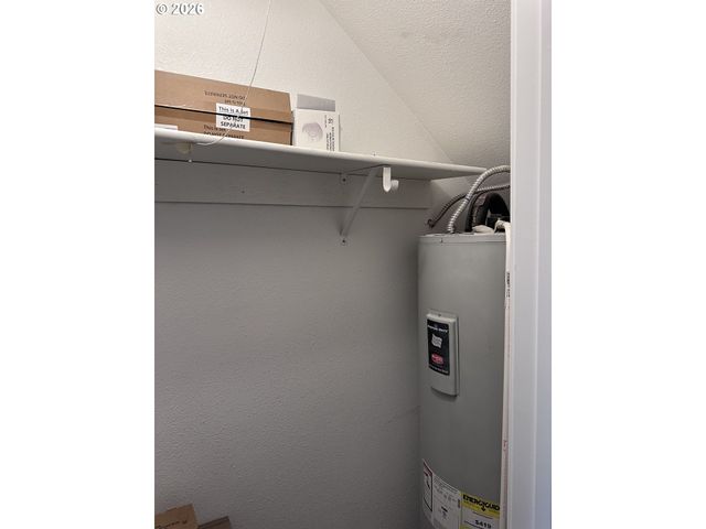 885 Ne SUNSET St 19, Roseburg, OR 97470