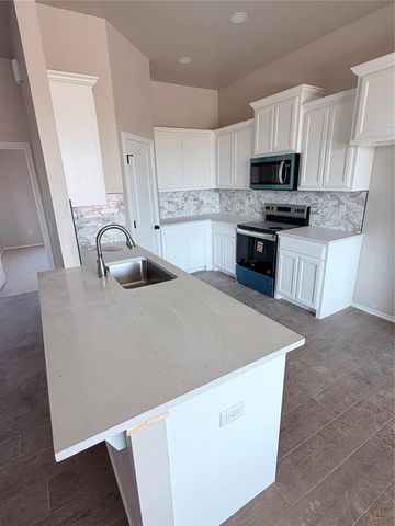 1979 Twin Spires Trail, Blanchard, OK 73010