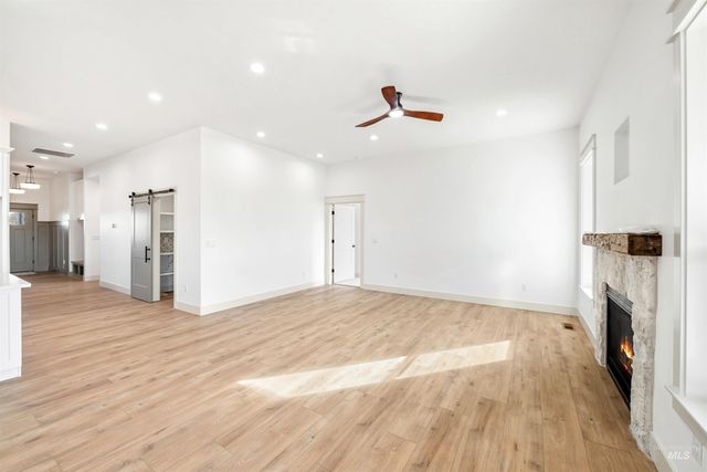 438 E Elaine Ct, Nampa, ID 83686