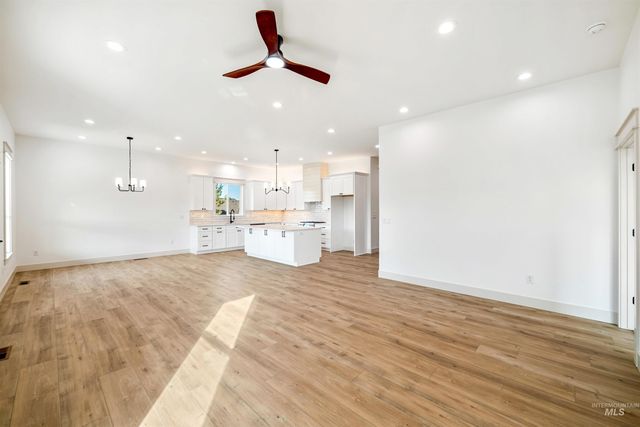 438 E Elaine Ct, Nampa, ID 83686