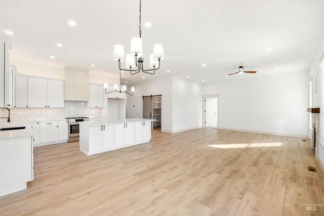 438 E Elaine Ct, Nampa, ID 83686