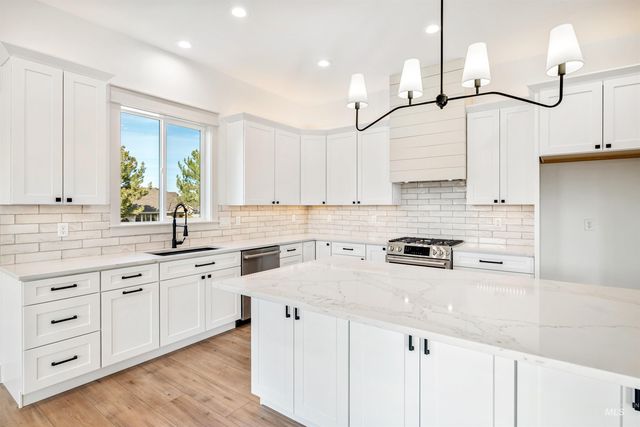 438 E Elaine Ct, Nampa, ID 83686