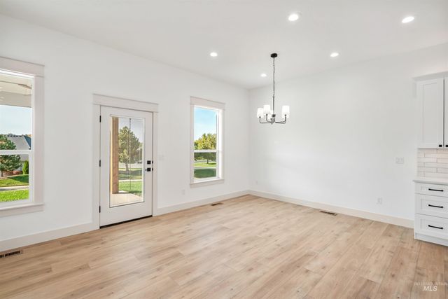 438 E Elaine Ct, Nampa, ID 83686