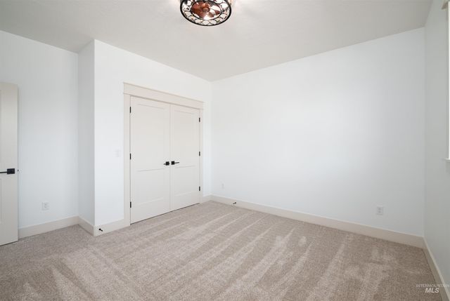 438 E Elaine Ct, Nampa, ID 83686