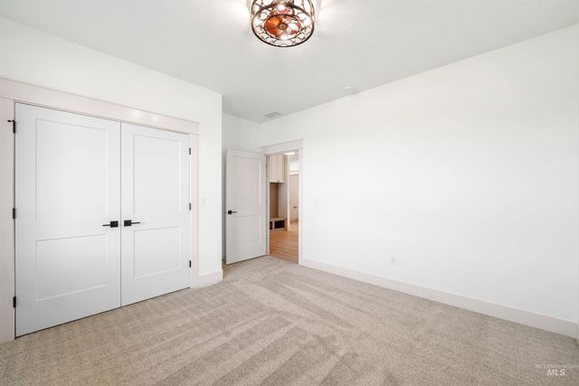 438 E Elaine Ct, Nampa, ID 83686