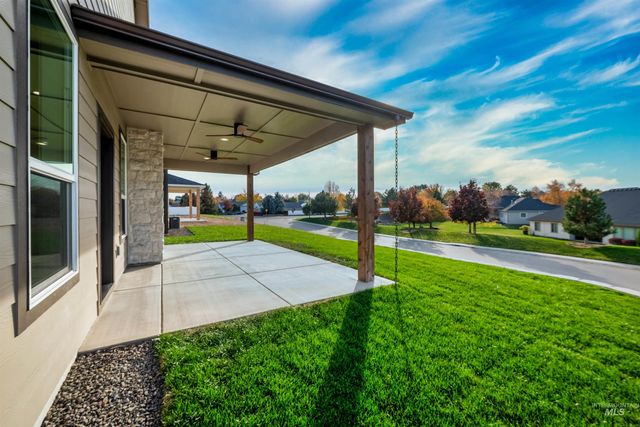 438 E Elaine Ct, Nampa, ID 83686