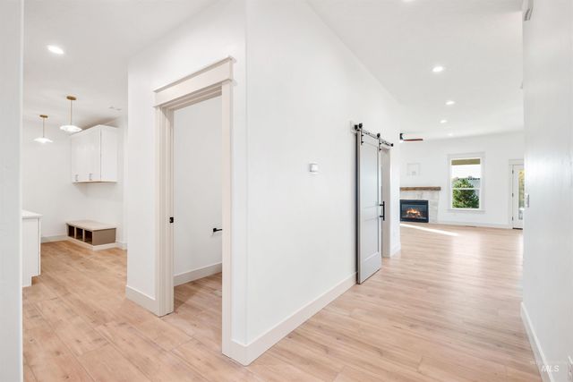 438 E Elaine Ct, Nampa, ID 83686