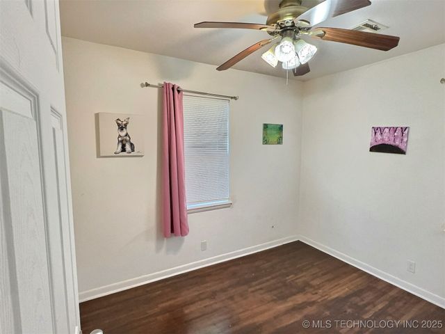 305 E Elm Street, Skiatook, OK 74070