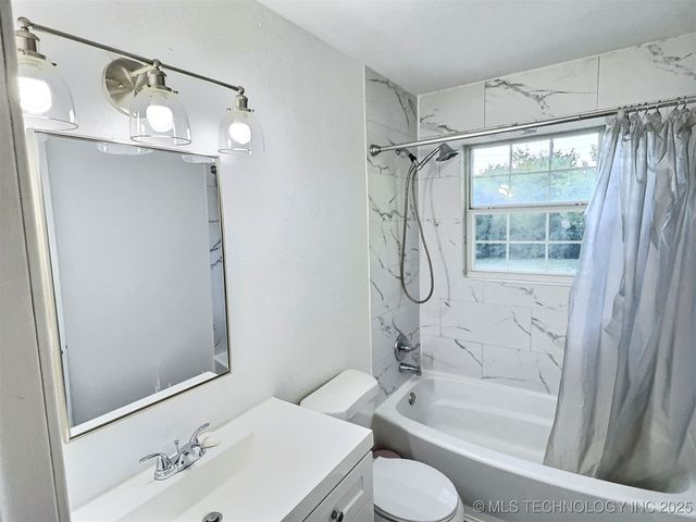 305 E Elm Street, Skiatook, OK 74070