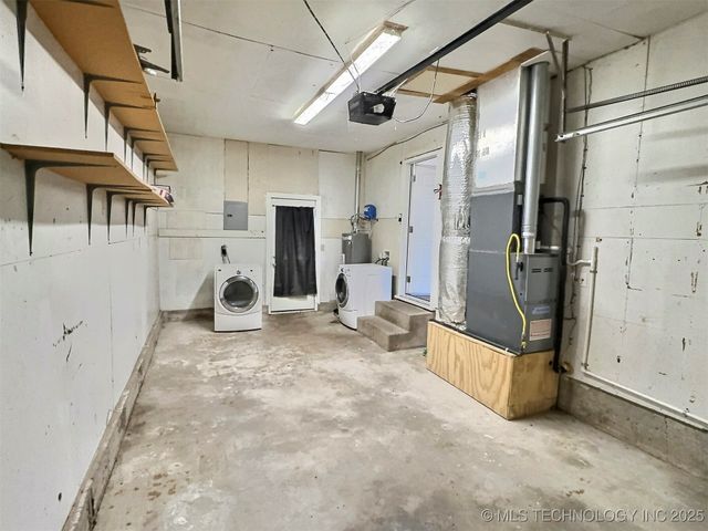 305 E Elm Street, Skiatook, OK 74070