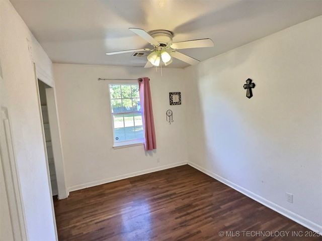 305 E Elm Street, Skiatook, OK 74070