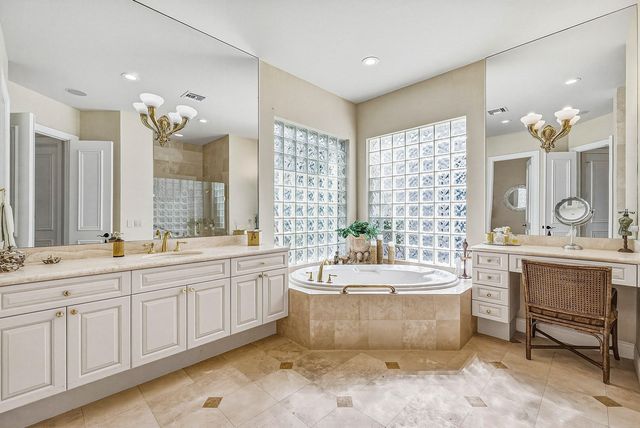 114 Vintage Isle Lane, Palm Beach Gardens, FL 33418