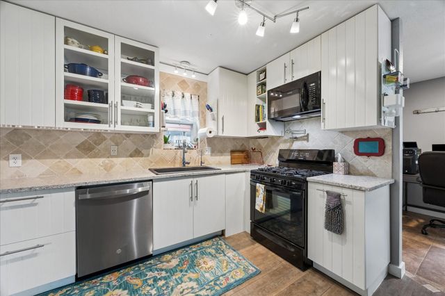 15811 Wandering Trail, Friendswood, TX 77546