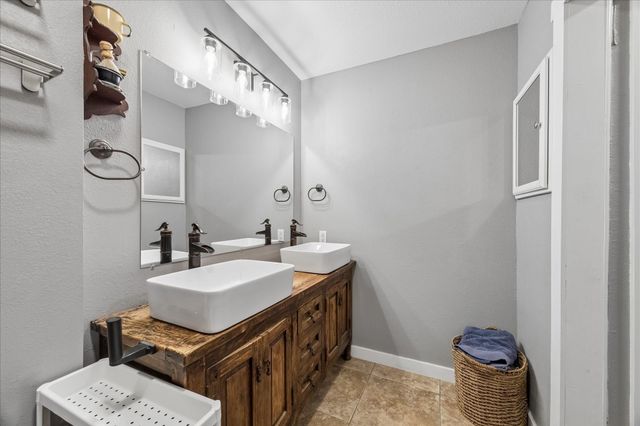 15811 Wandering Trail, Friendswood, TX 77546