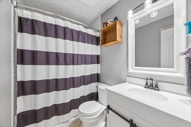 15811 Wandering Trail, Friendswood, TX 77546