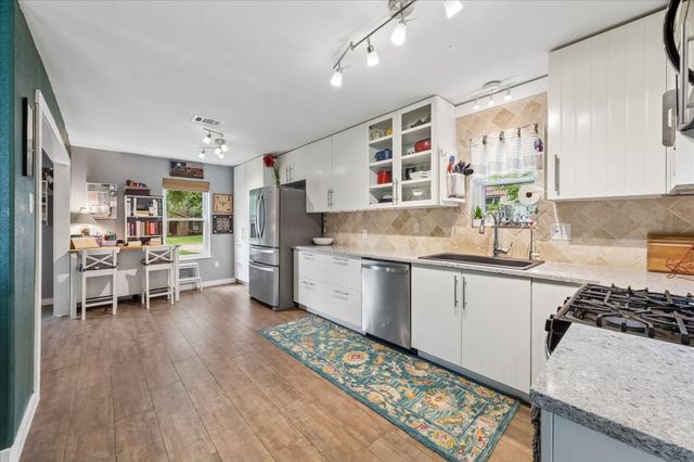 15811 Wandering Trail, Friendswood, TX 77546
