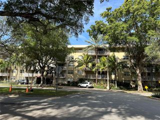 1805 Sans Souci Boulevard 303, North Miami, FL 33181