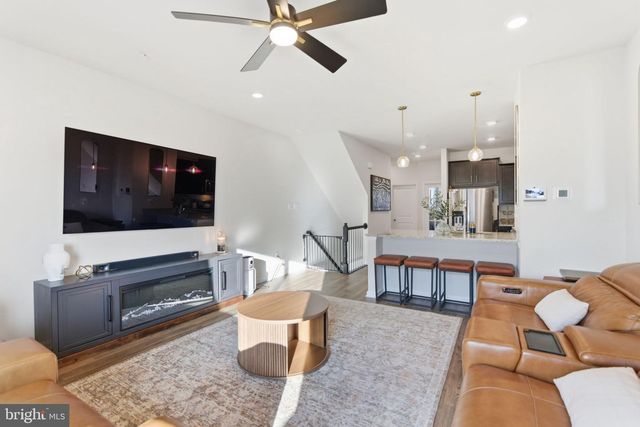 715 COURIER LN, Frederick, MD 21701