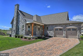 9 S CHAMBERLAIN CT, Gettysburg, PA 17325