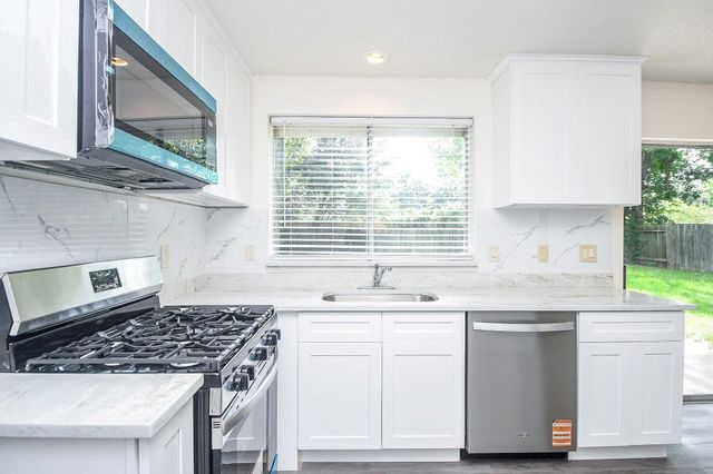 9535 Secretariat Drive, Houston, TX 77065