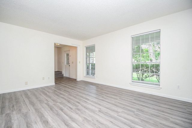 9535 Secretariat Drive, Houston, TX 77065