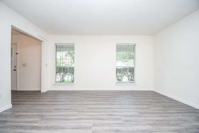9535 Secretariat Drive, Houston, TX 77065