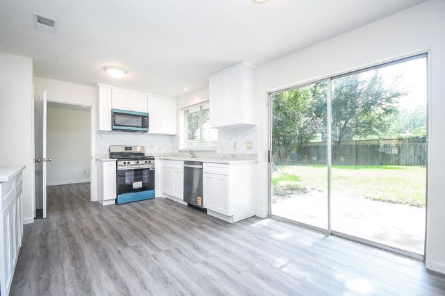 9535 Secretariat Drive, Houston, TX 77065