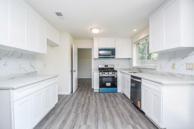 9535 Secretariat Drive, Houston, TX 77065