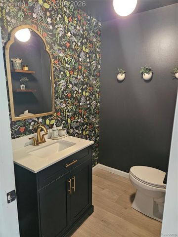 576 Indian Trail, Orion Charter Township, MI 48362