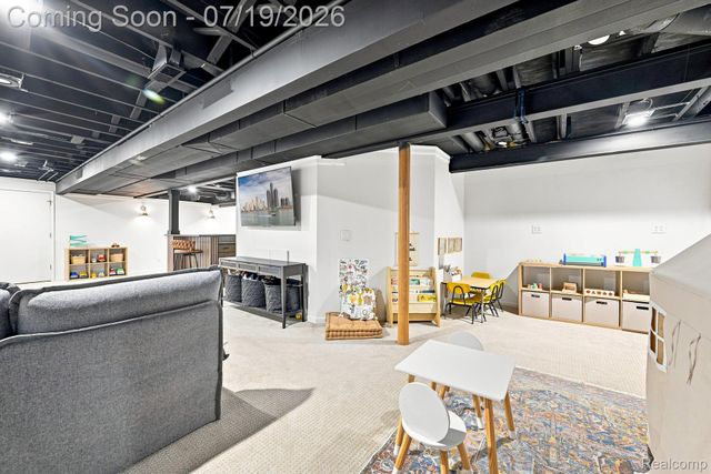 576 Indian Trail, Orion Charter Township, MI 48362