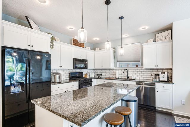 2432 Robbins Way Wy, Lebanon, OR 97355