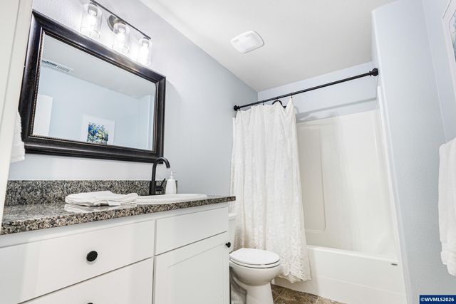 2432 Robbins Way Wy, Lebanon, OR 97355