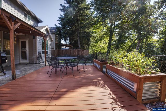 2432 Robbins Way Wy, Lebanon, OR 97355