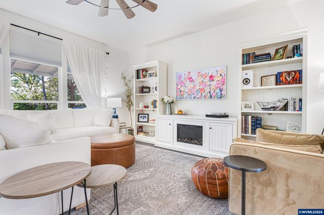 2432 Robbins Way Wy, Lebanon, OR 97355