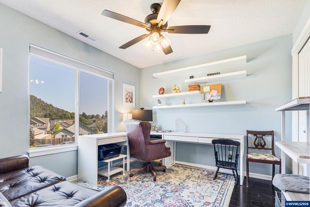 2432 Robbins Way Wy, Lebanon, OR 97355