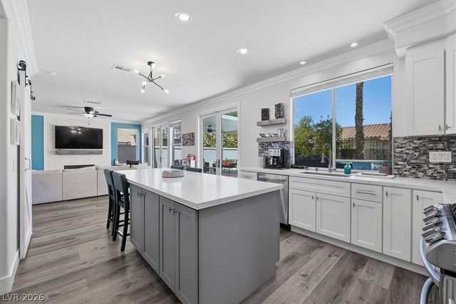 8212 Paseo Vista Drive, Las Vegas, NV 89128