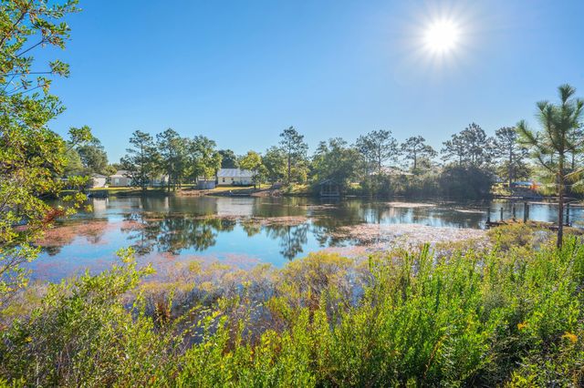 31 Rembrandt Circle, Defuniak Springs, FL 32433
