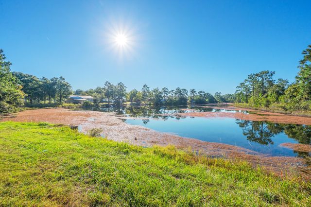 31 Rembrandt Circle, Defuniak Springs, FL 32433