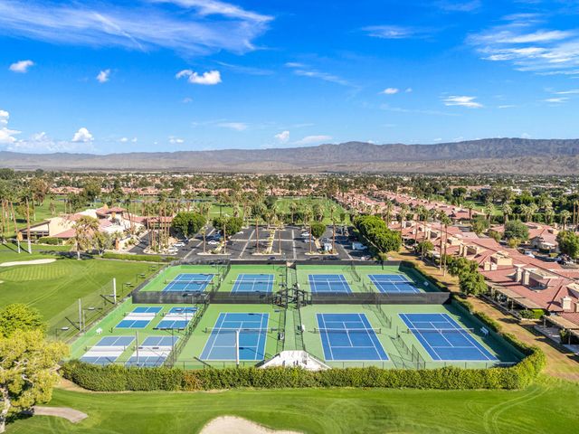 41588 Woodhaven Drive E, Palm Desert, CA 92211