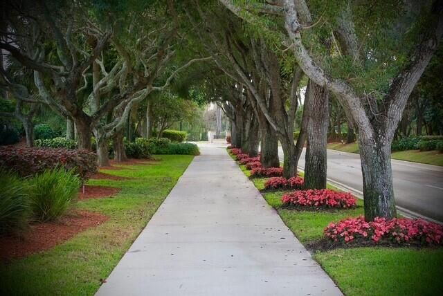 6812 Molakai Circle, Boynton Beach, FL 33437